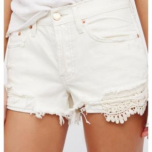 Free People NWT daisy chain shorts